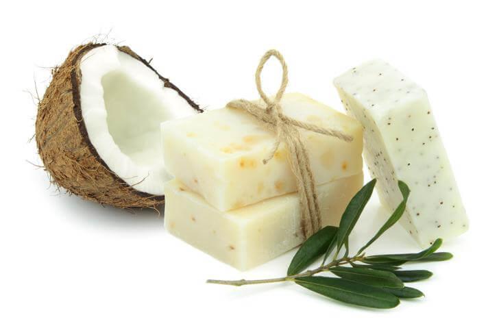 Why Fractionated Coconut Oil Is Popular in Soap and Candle Making